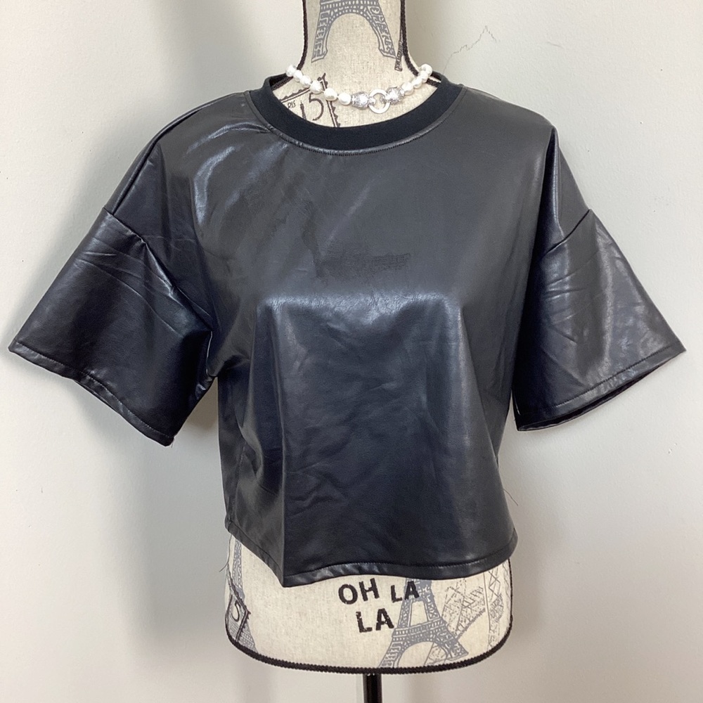 Rewash Women’s Black Vegan Leather Cropped Top Short Sleeves T-shirt